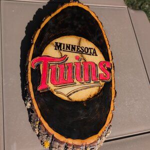 Minnesota Twins Logo In Resin On A Log Souvenir Team Spirit Wall Hanging